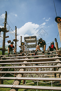 登山比赛团队建设野外拓展背景