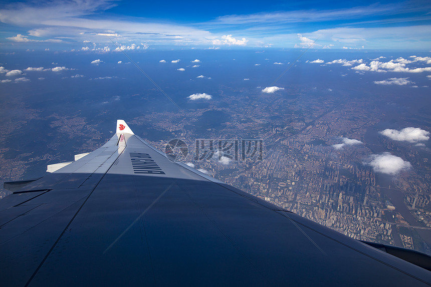 国航俯瞰广州城市图片