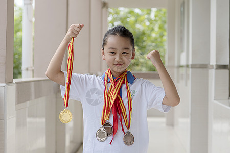 学生课堂女生获得奖牌背景