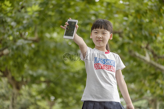 女孩与手机图片