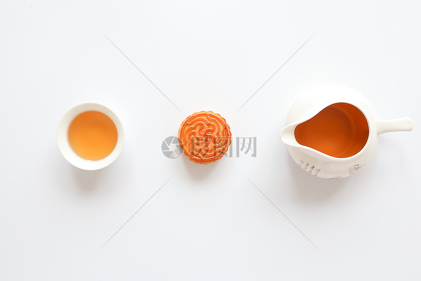 月饼茶壶白色背景素材图片