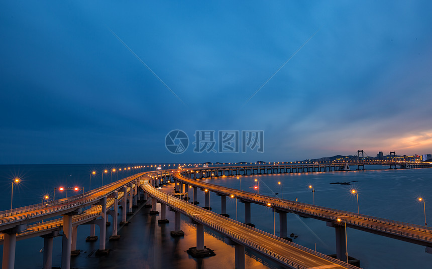 城市跨海大桥夜景图片