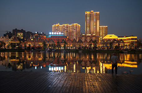 欧式风格街道夜景图片