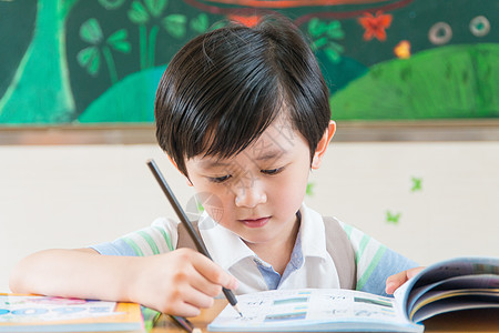 青春活力的小学生图片