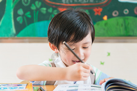 青春活力的小学生图片