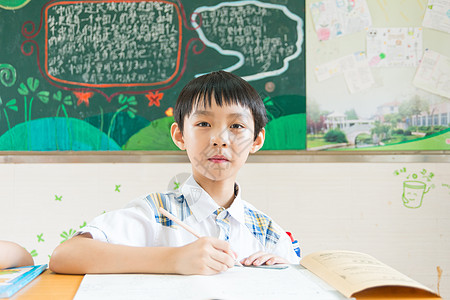 青春活力的小学生图片