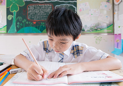 青春活力的小学生图片