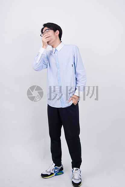 男子学生苦恼眼镜底图高清图片下载 正版图片 摄图网 男子学生苦恼眼镜底图高清图片下载 正版图片 摄图网