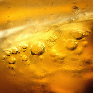 动态水啤酒的水泡背景