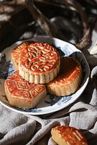 中秋佳节中式月饼背景图片