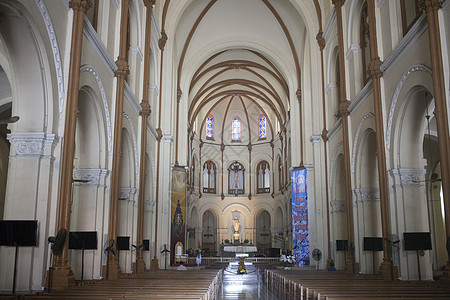 越南旅行中经过教堂图片