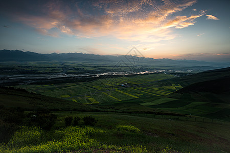 照壁山图片