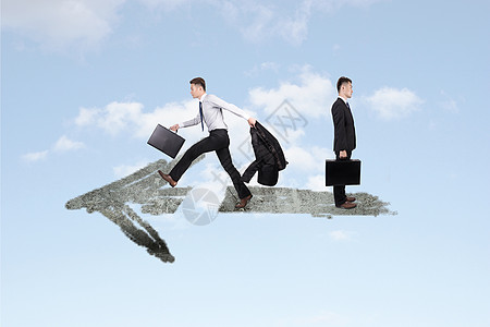 经历磨难背道而驰设计图片