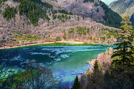 五彩山湖五花海背景