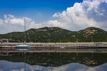 游艇码头静止的帆船背景