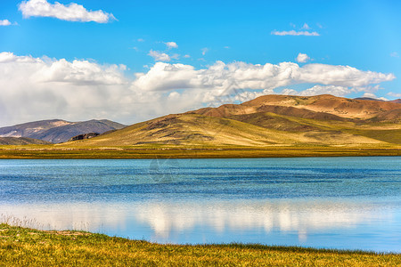 西藏高山湖水美景图片