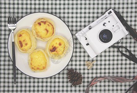 相机和蛋挞图片