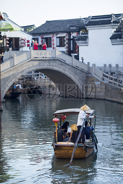 江南水乡的小桥流水小船图片