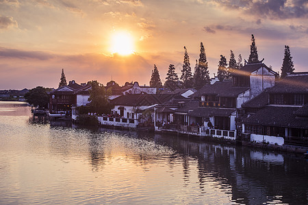 中国小镇夕阳下的江南古镇小桥流水背景