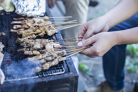 BBQ烤翅朋友烧烤聚会背景