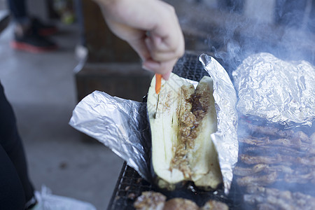 BBQ烤翅朋友烧烤聚会背景