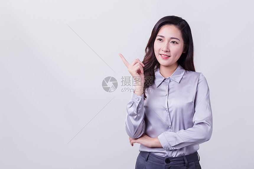 微笑职业女性科技手势动作图片