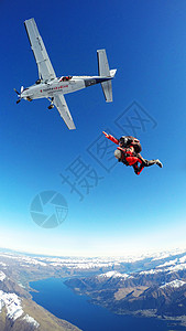 新西兰皇后镇极限运动跳伞航拍风景照图片