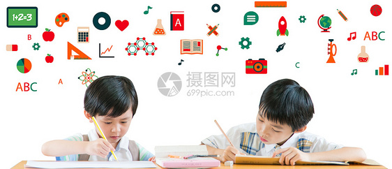 做作业的小学生图片