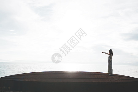 海边人海边女孩背景