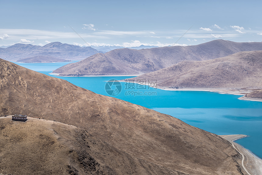 西藏羊卓雍措湖远景图片