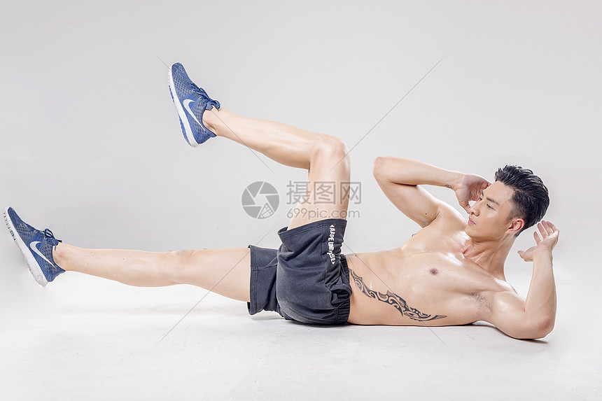 男子腹部运动动作底图图片