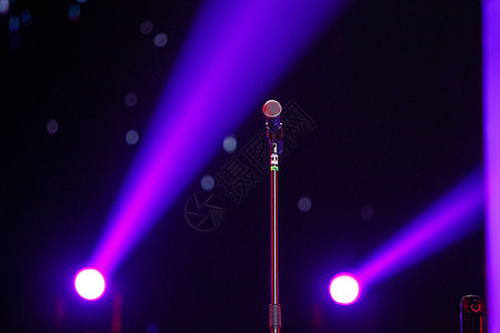 演唱会灯光舞台上的话筒背景