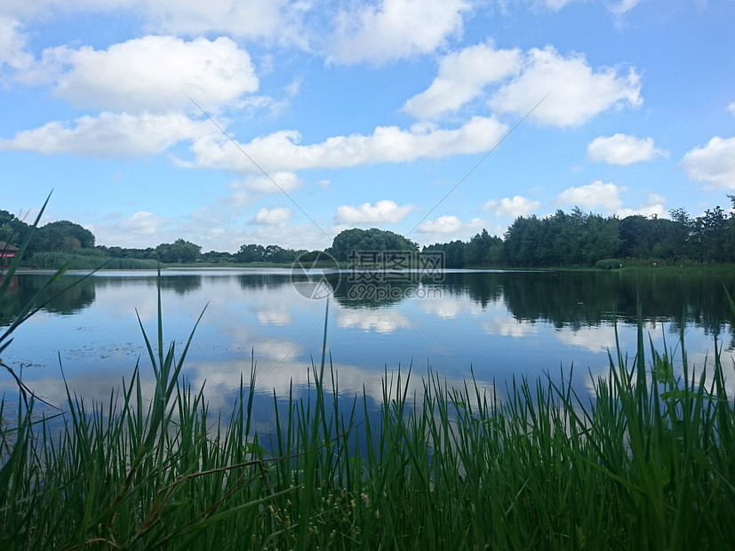 虎丘湿地公园之蓝天白云图片
