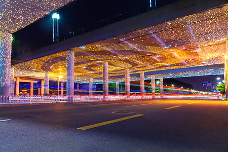 城市路面夜景图片