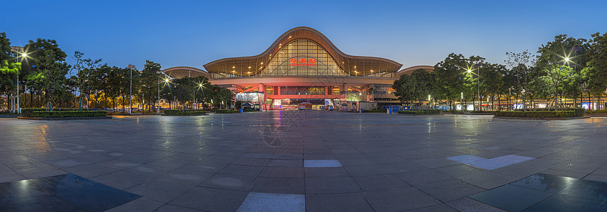 武汉火车站建筑外立面背景图片