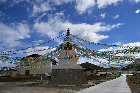 云南香格里拉藏区白塔图片