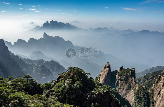 江西三清山云雾山峰风光图片