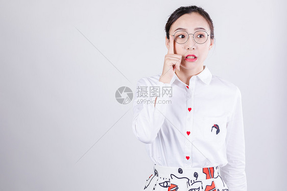 商务女士表现惊讶情绪图片