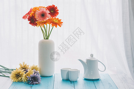 花瓶与茶具图片