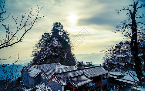 道教圣地武当山清晨雪景风光图片