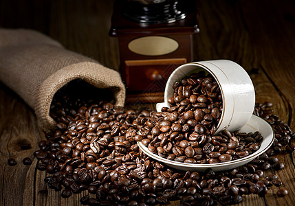 咖啡豆褐色杯垫高清图片