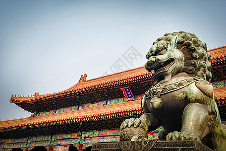 一对北京故宫紫禁城雕塑背景