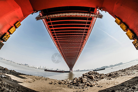 红色大桥鱼眼天空高清图片