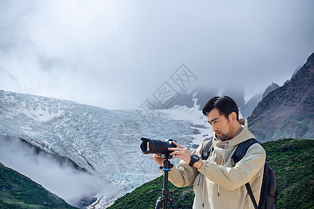 群山登山设计图片