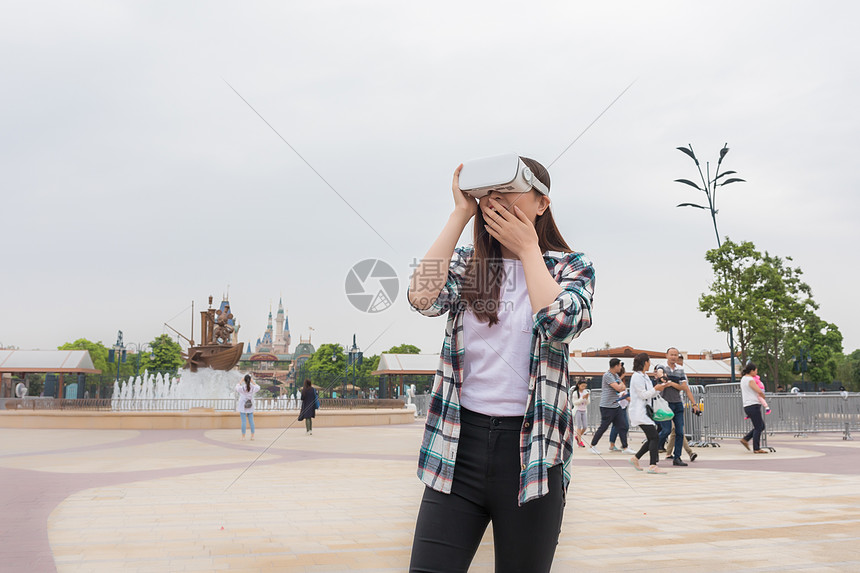 城市旅行VR女孩图片