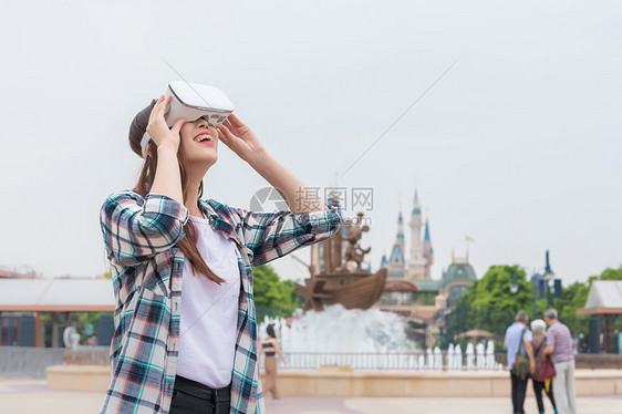 城市旅行VR女孩图片