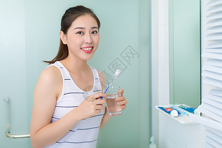 家居生活女孩洗漱图片素材