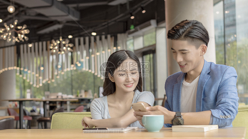 男女约会轻松快乐