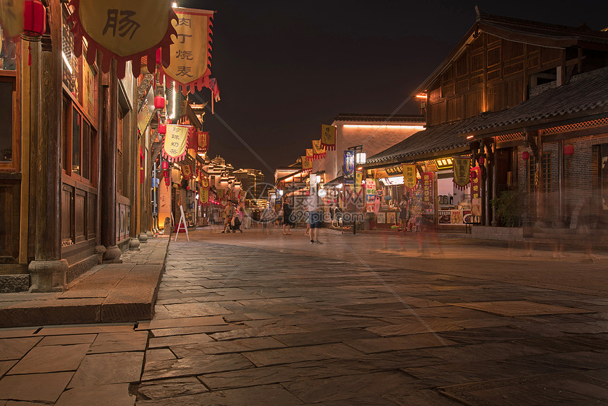 古镇街道夜景