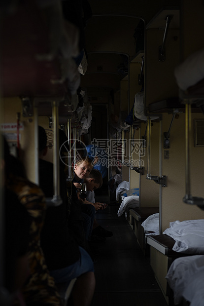 火车上的慢生活图片